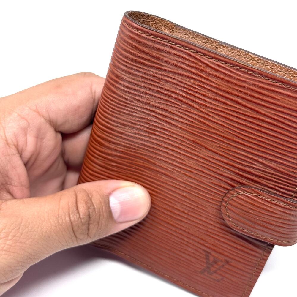 Louis Vuitton Epi Buckle Wallet - Picture 10 of 15